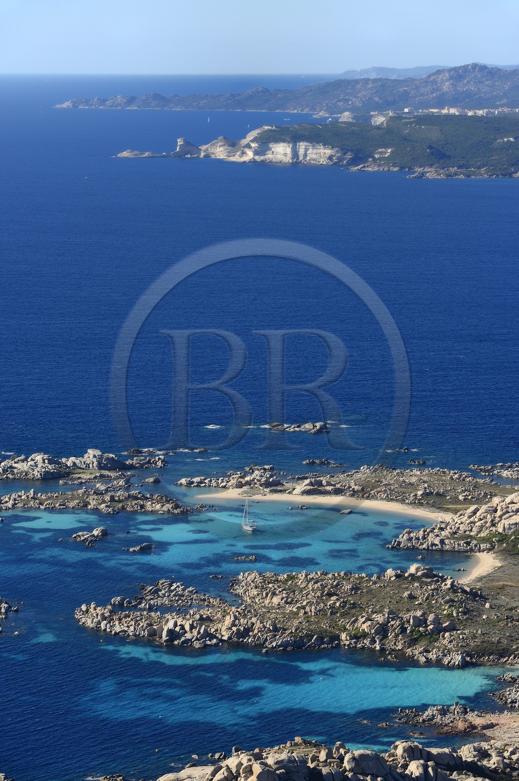 France, Corse-du-Sud (2A), Bonifacio, Réserve naturelle des iles Lavezzi (vue aérienne)