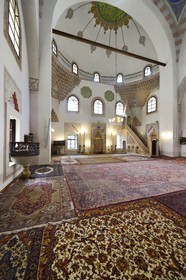 Bosnie-Herzégovine, Sarajevo, quartier de Bascarsija dans la vieille ville, la Mosquée de Gazi Husrev-beg (Gazi Husrevbegova dzamija en bosniaque), le mihrab (niche) et minbar (escaliers)