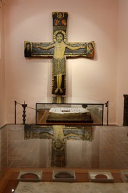 Croatie, Dalmatie, côte dalmate, Zadar, musée du couvent Saint-François, crucifix roman byzantin du christ  ressuscité (XII - XIIIème siècle)