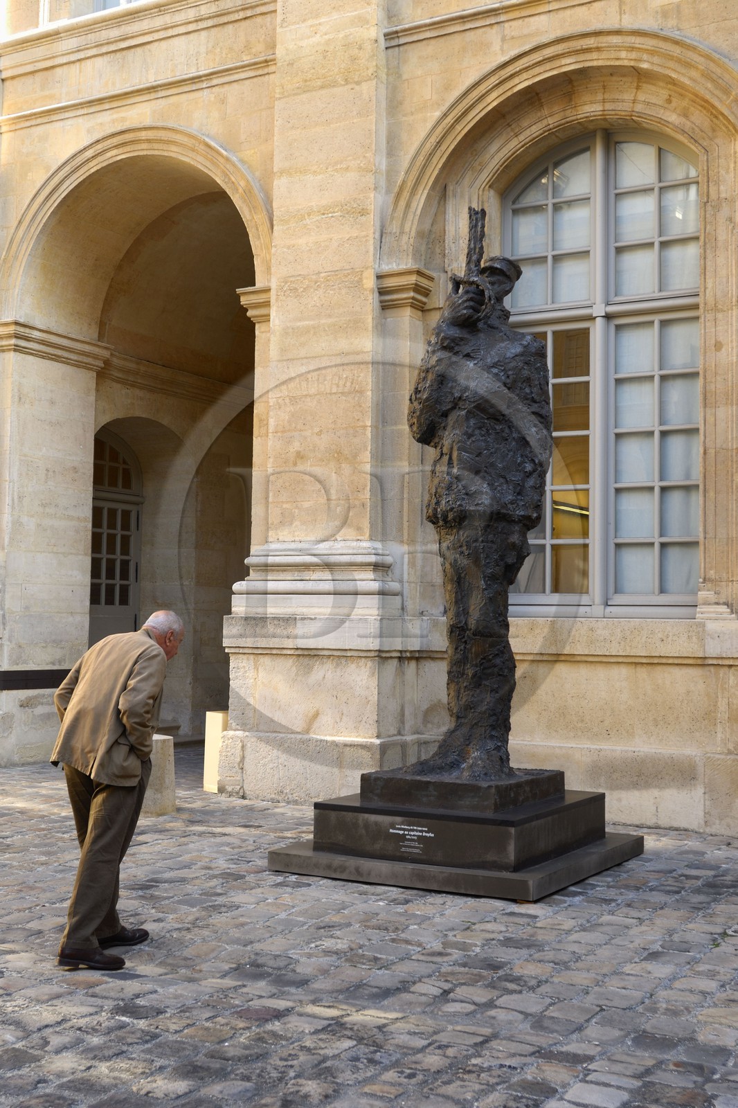 France, Paris (75), le musée d'art et d'histoire du Judaïsme dans l' Hôtel de Saint-Aignan, statue de Dreyfus
