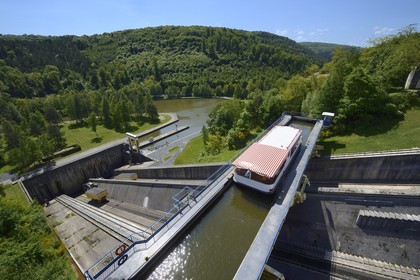 France, Moselle (57), le plan incliné de Saint-Louis-Arzviller est un ascenseur à bateaux qui fait partie du canal de la Marne au Rhin et  et permet la traversée des Vosges, il remplace 17 écluses