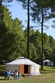 France, Corse-du-Sud (2A), Alta Rocca, Zonza, les yourtes du campement du Pré aux Biches