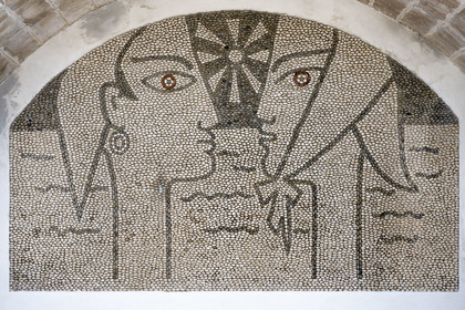 France, Alpes-Maritimes (06), Menton, la vieille ville, le Bastion du Vieux Port abrite une annexe du Musée Jean Cocteau, une des calades réalisées par l'artiste pour orner les murs