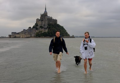 France, Manche, walking discovery of the Bay of Mont Saint Michel with the guide Romain Pilon