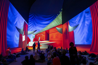 France, Paris (75), Bois de Boulogne, la fondation Louis Vuitton de l'architecte Frank Gehry, exposition David Hockney 25, Hockney Peint l'Opéra, réadaptation musicale et visuelle conçue spécialement pour cette salle à partir de ses dessins et décors pour différents opéras