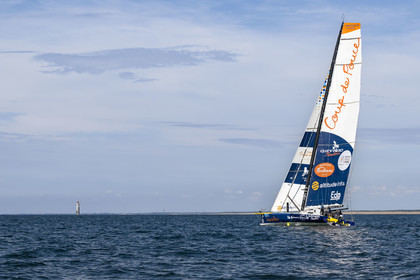 France, Vendée (85), Les-Sables-d'Olonne, le skipper Manuel Cousin en entrainement sur son voilier monocoque de 60 pieds IMOCA Coup de Pouce
