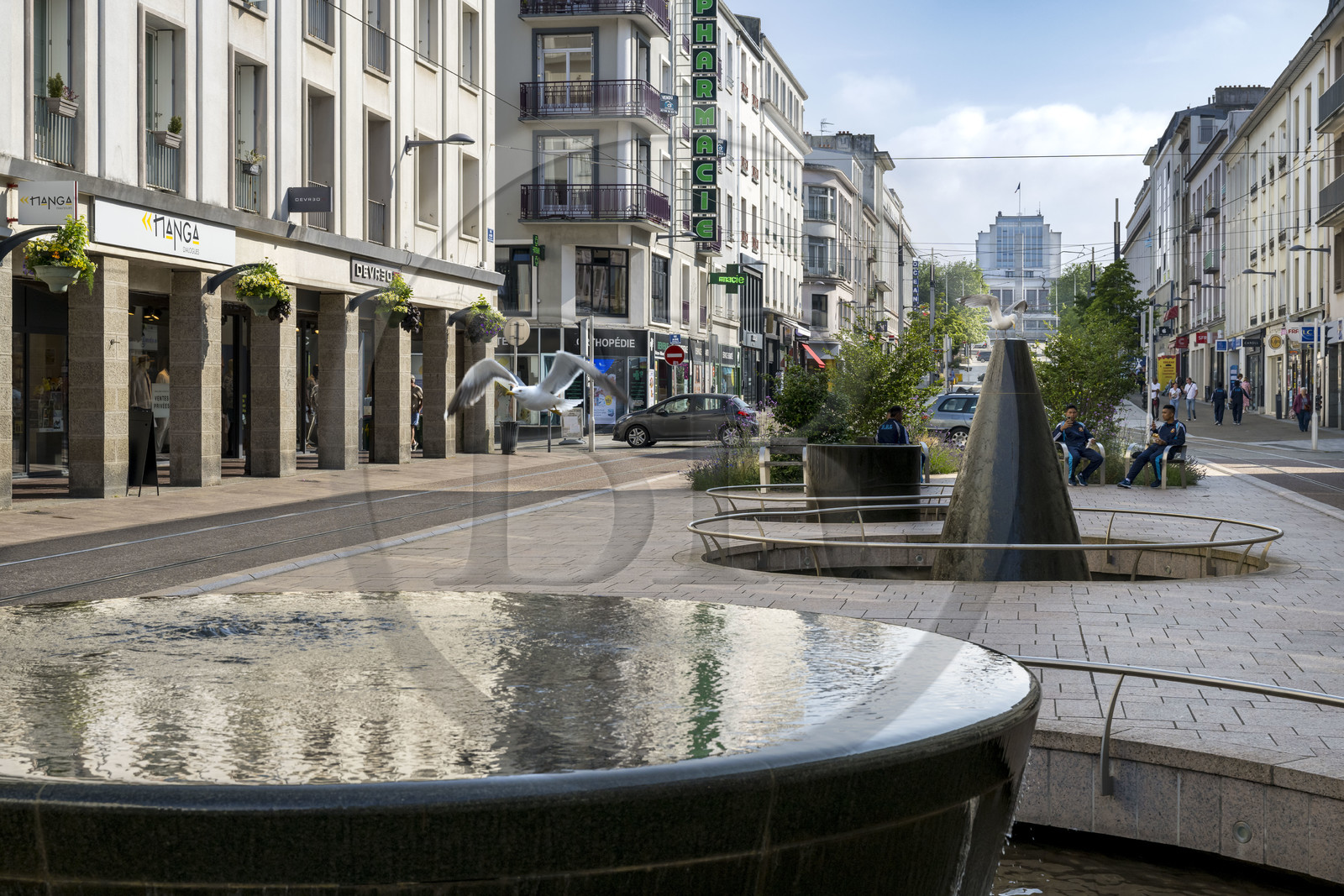 France, Finistère (29), Brest, la rue de Siam et l'Hotel de Ville en arrère plan