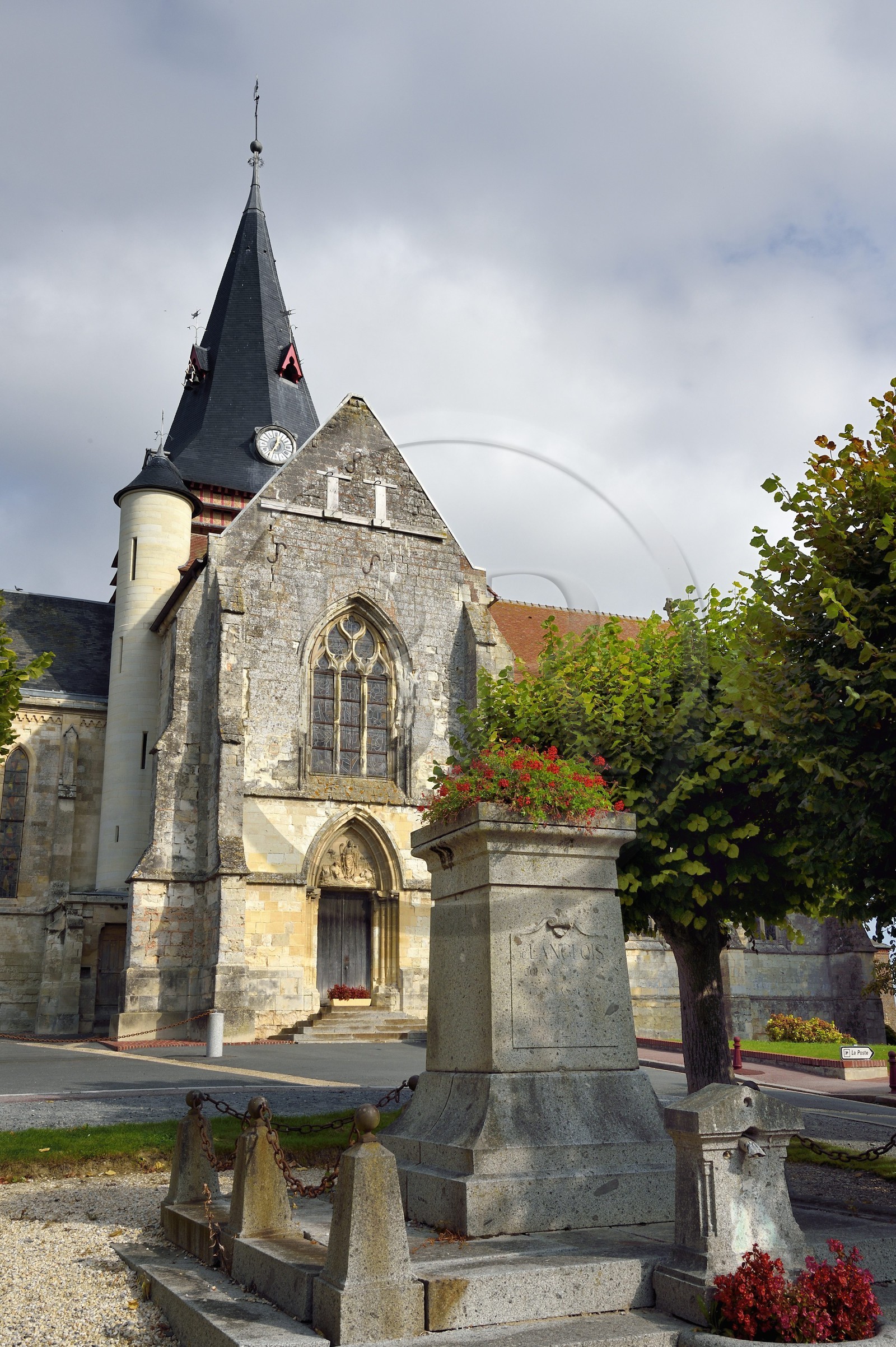 France, Calvados (14), Pays d'Auge, Beaumont-en-Auge, l'église Saint-Sauveur