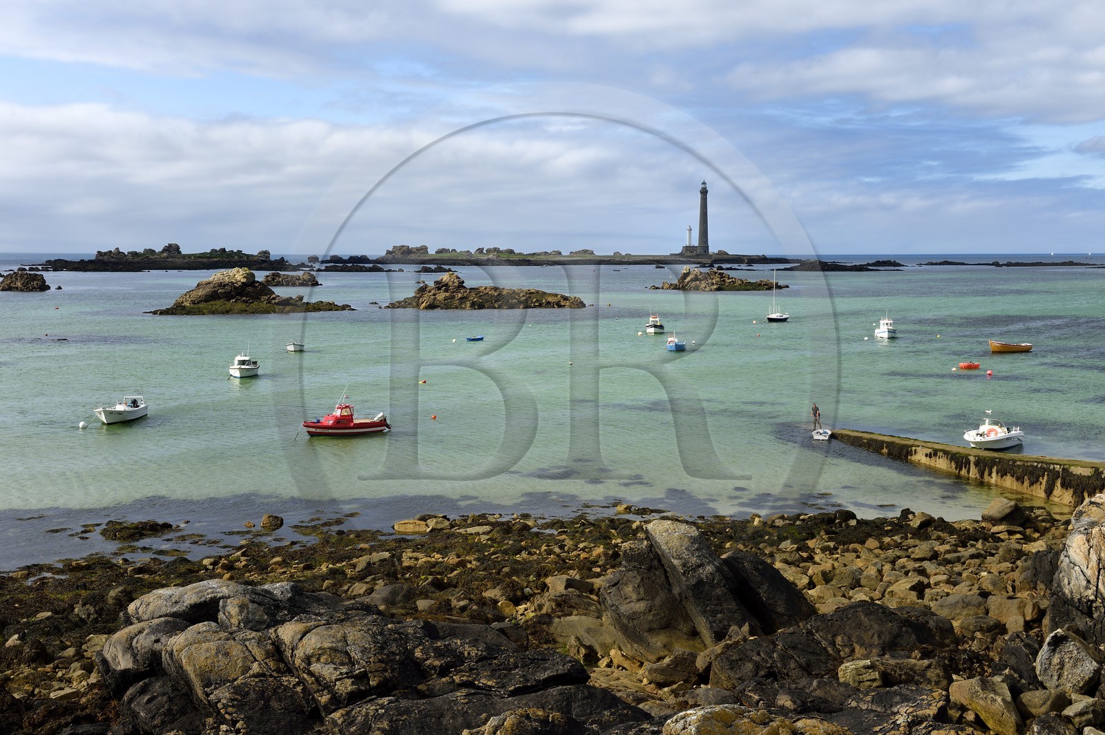 France, Finistère (29), Pays des Abers, Plouguerneau, Ile Vierge dans l'archipel de Lilia vu depuis la Pointe du Kastell Ac'h, le phare de l'ile Vierge le plus haut phare d'Europe d'une hauteur de 82,5 mètres