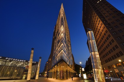Allemagne, Berlin, Potsdamer Platz, accès à la station de metro U Bahn et gare