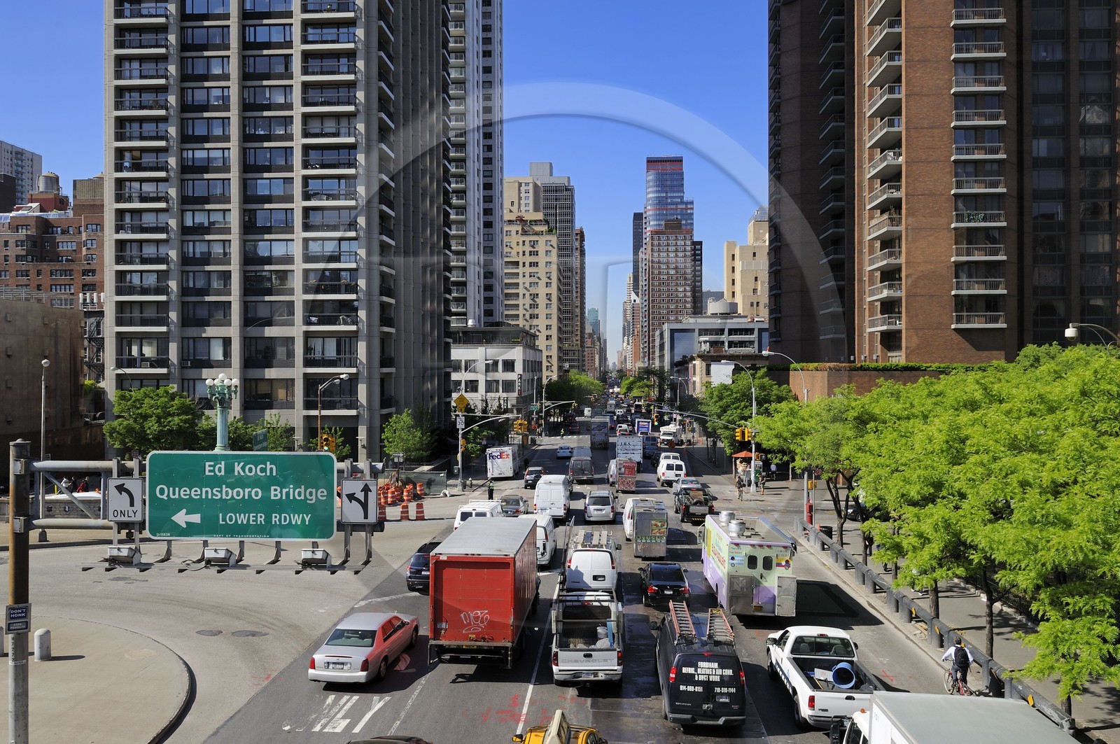 Etats-Unis, New York, Manhattan, Midtown, la 2ème Avenue à la hauteur du Queensboro Bridge