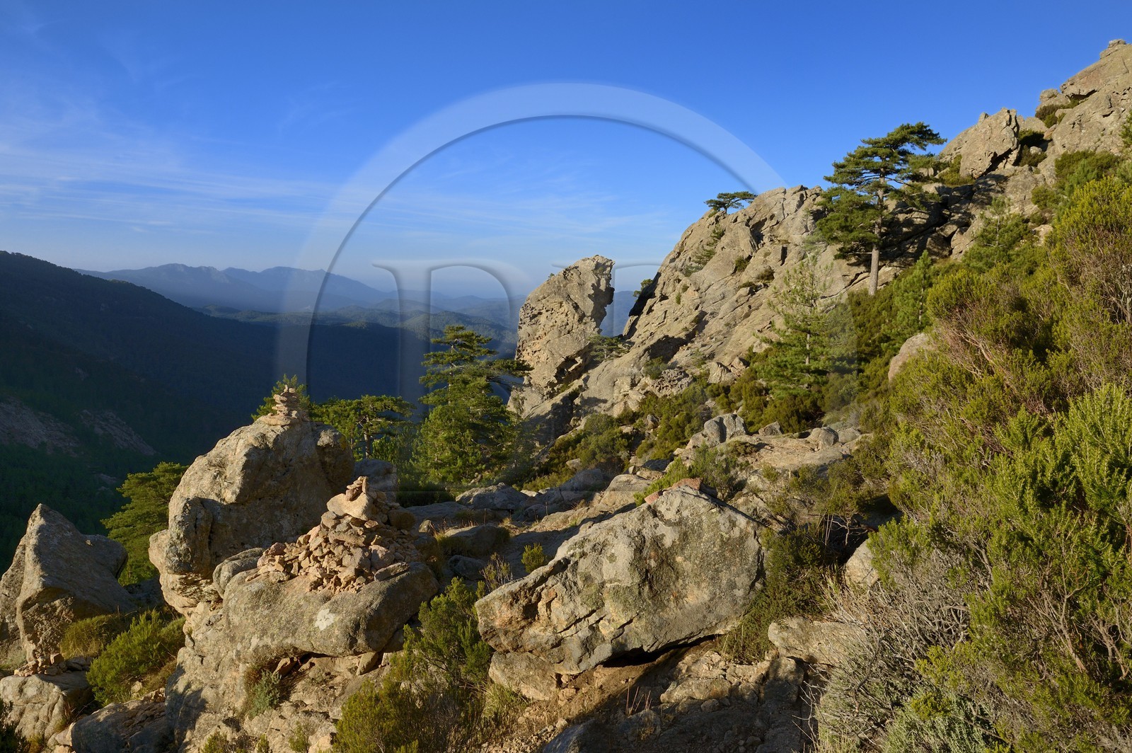 France, Corse-du-Sud (2A), Alta Rocca, Aiguilles de Bavella, variante alpine de l'étape du GR 20