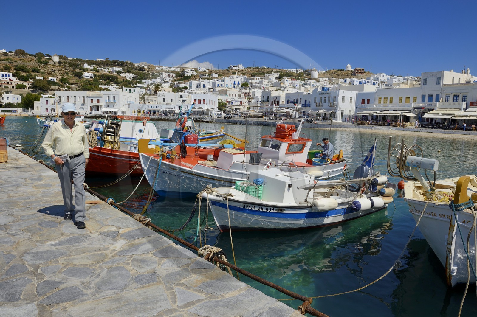 Grèce, Les Cyclades, mer Égée, île de Mykonos, Chora (Mykonos town), le vieux port de pêche