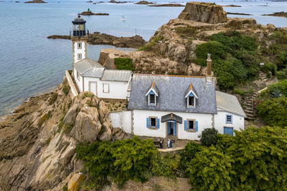 France, Finistère, Morlaix bay, Carantec, Louet Island and its lighthouse (aerial view)