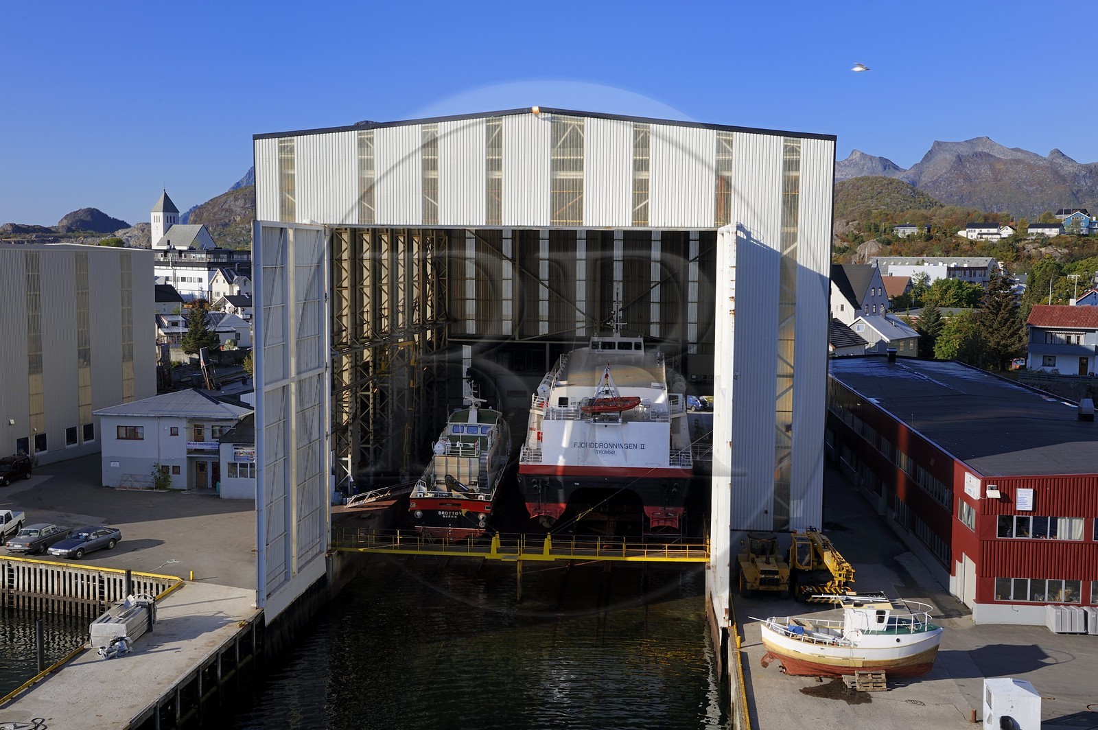 Norvège, Nordland, Iles Lofoten, Austvagoy, port de Svolvaer, chantiers navals