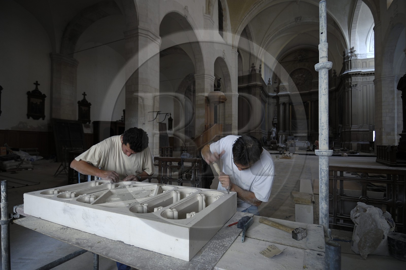 France, Charente-Maritime (17), La Rochelle, restauration de l'église Saint-Sauveur, Samuel Vignaud (Tshirt blanc)