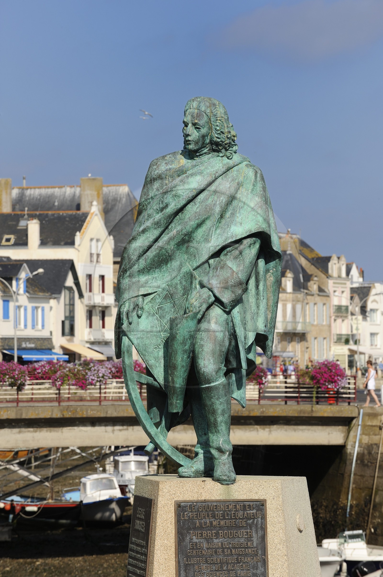 France, Loire-Atlantique (44), Le Croisic, statue à la mémoire de Pierre Bouguer