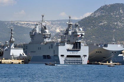 France, Var (83), Toulon, la base navale (Arsenal), le Mistral (L9013) qui est un batiment de projection et de commandement (BPC) de la Marine nationale