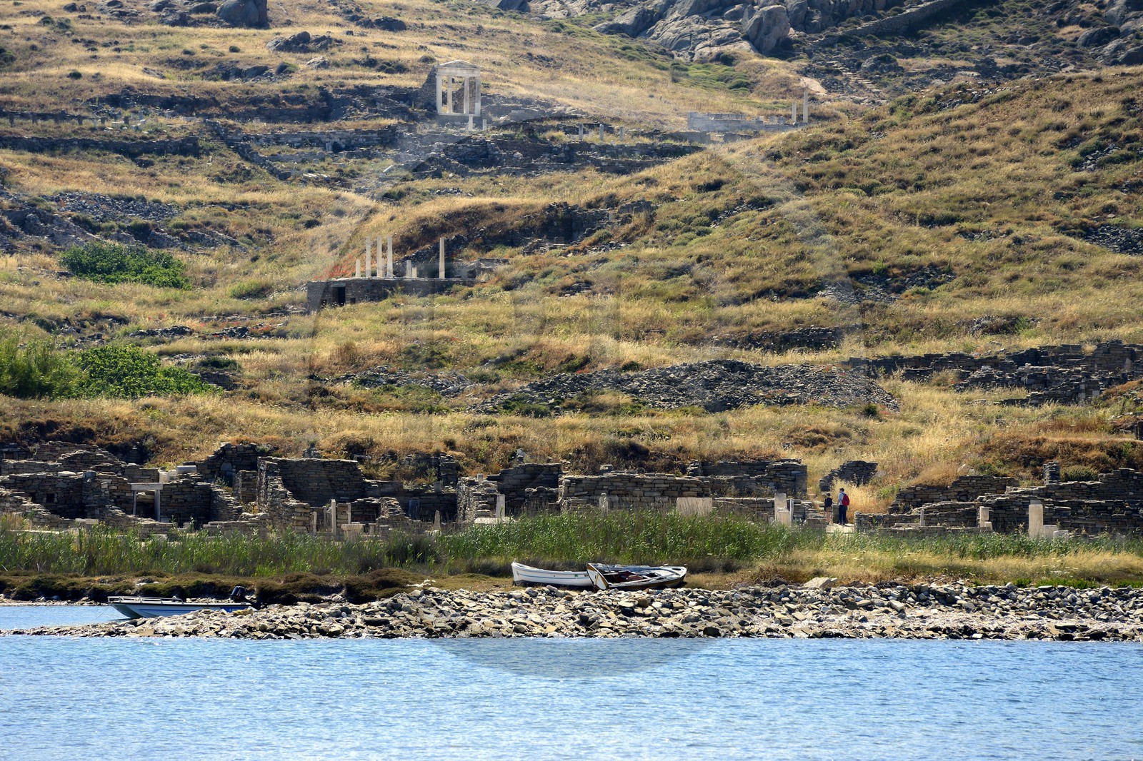 Grèce, île de Delos, classée Patrimoine Mondial de l'UNESCO, site archéologique de Délos, sanctuaire d'Apollon, la plus grande cité antique de la mer Egée