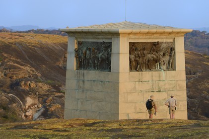 Zimbabwe, Matabeleland South Province, Matobo or Matopos Hills National Park, listed as World Heritage by UNESCO, rock formation on Malindidzimu hill (house of the goodwill spirits) at the summit of View of the World where Cecil Rhodes is buried, le Shangani River Memorial rend hommage à Allan Wilson et ses soldats qui ont été anéanti par le général Mtjaan et ses 30.000 guerriers Ndebele en tentant de prendre leur territoire