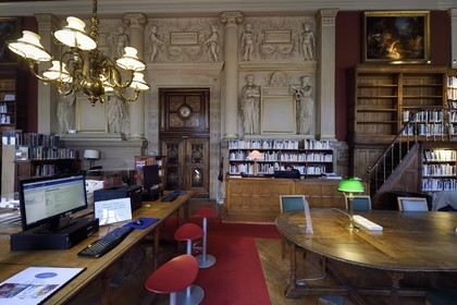 France, Paris (75), quartier de Saint-Germain-des-Prés, Ecole nationale supérieure des Beaux-Arts, la bibliothèque dans le Palais des Etudes