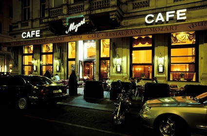 Autriche, Vienne, le café Mozart sur l' Albertina platz