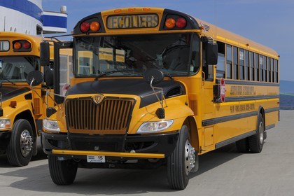 Canada, province de Québec, Gaspésie, bus de transport scolaire à Gaspé