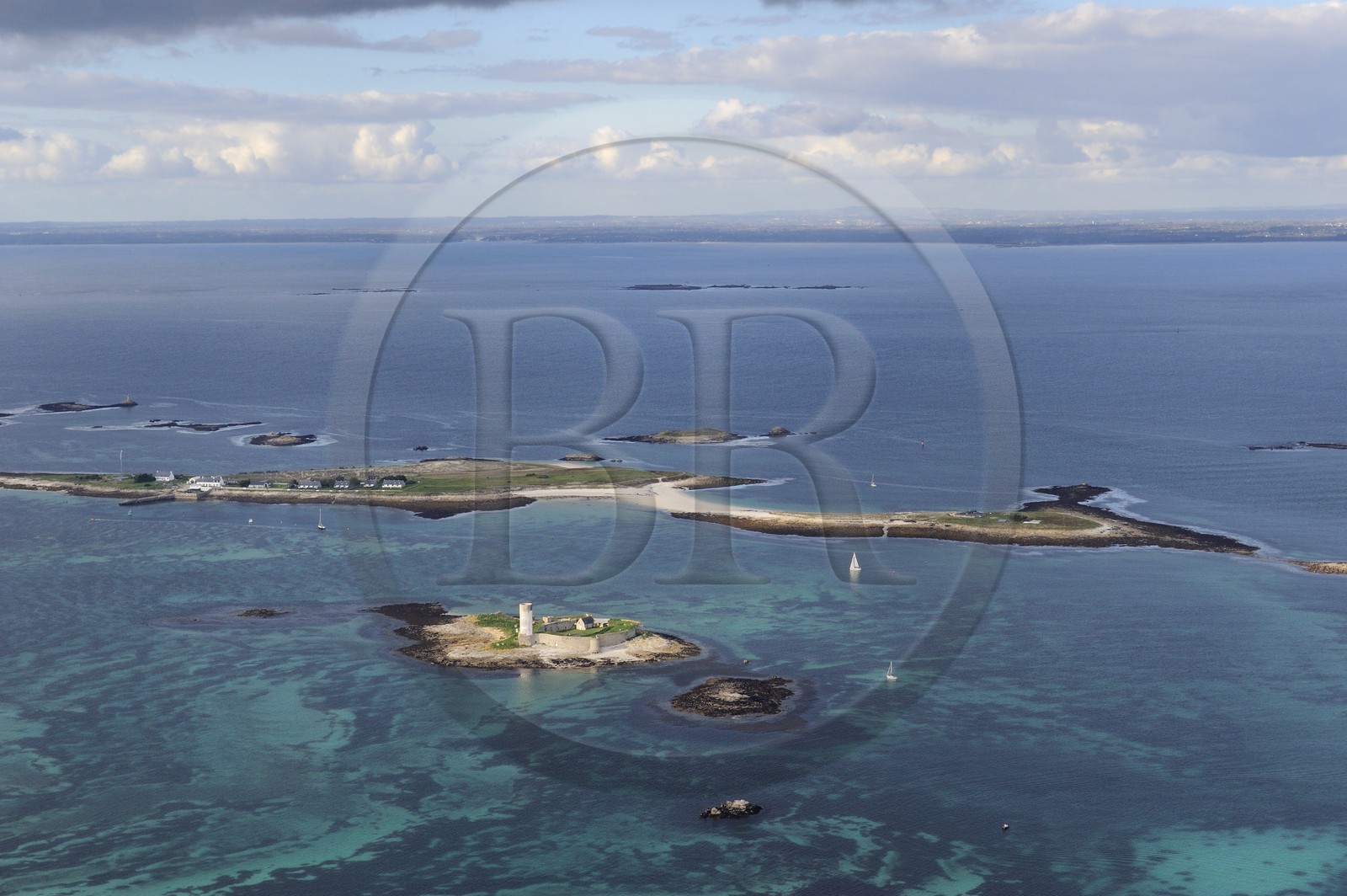 France, Finistère (29), La Foret Fouesnant, archipel des Glénan, Fort Cigogne sur l'Ile Cigogne et Ile Saint-Nicolas en arrière plan (vue aérienne)