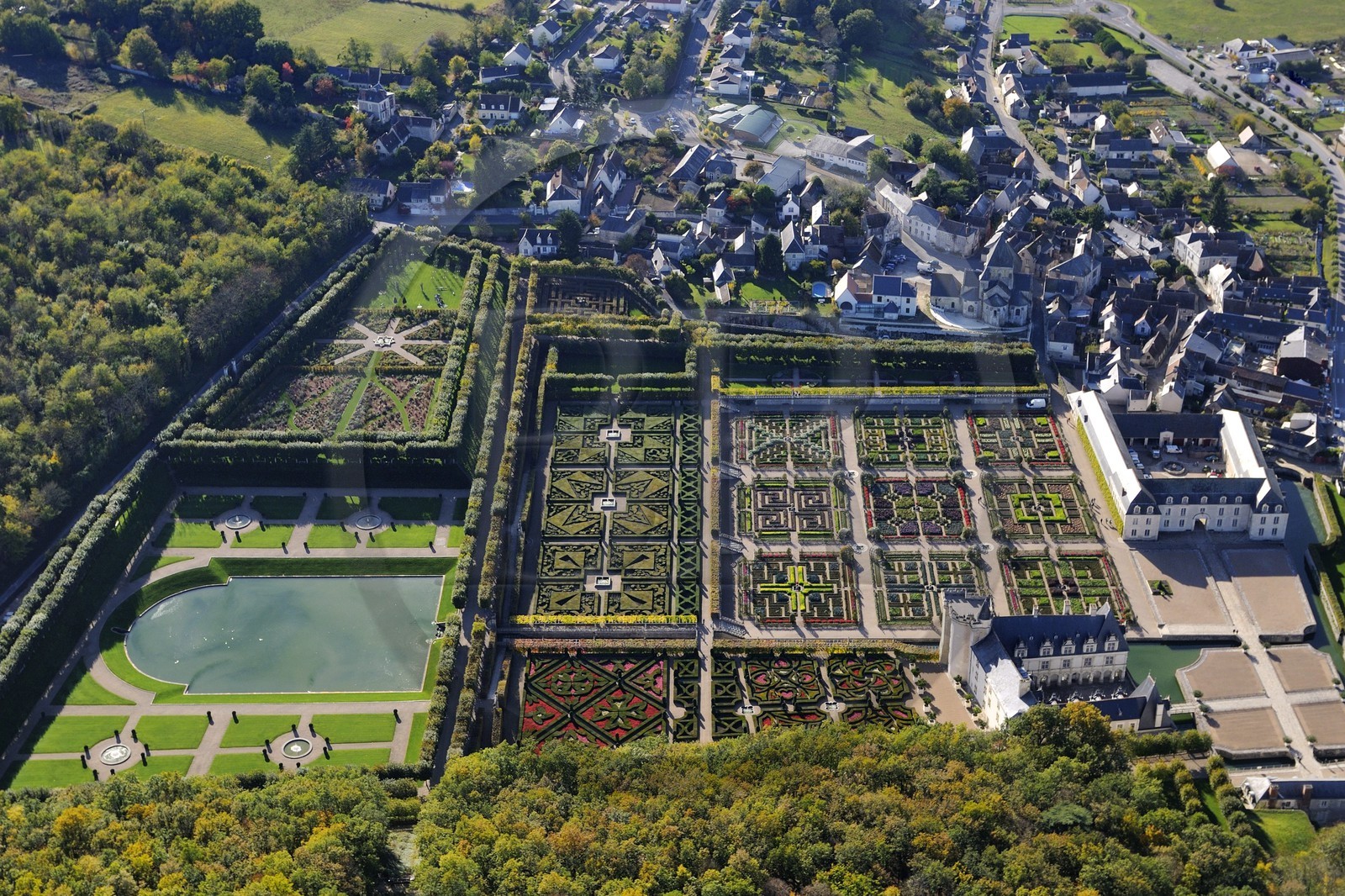 France, Indre-et-Loire (37), Vallée de la Loire classée Patrimoine Mondial de l' UNESCO, le château et les jardins de Villandry (vue aérienne)