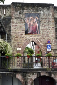 France, Pyrénées-Atlantiques (64), Pays-Basque, Saint-Jean-Pied-de-Port, la Porte de France dans les remparts