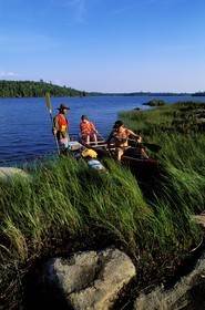 Canada, province de Québec, Réserve faunique de la Vérendrye, halte sur un des îlots du Grand Lac Victoria
