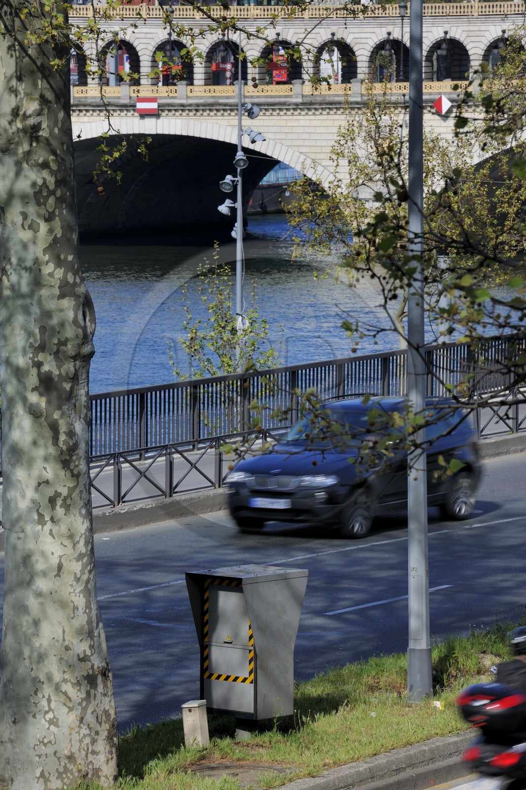France, Paris (75), radar automatique fixe du Quai de Bercy, un des plus rentable de France