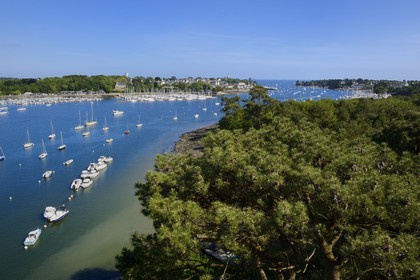France, Finistère (29), Bénodet et mouillage sur l'estuaire de l'Odet