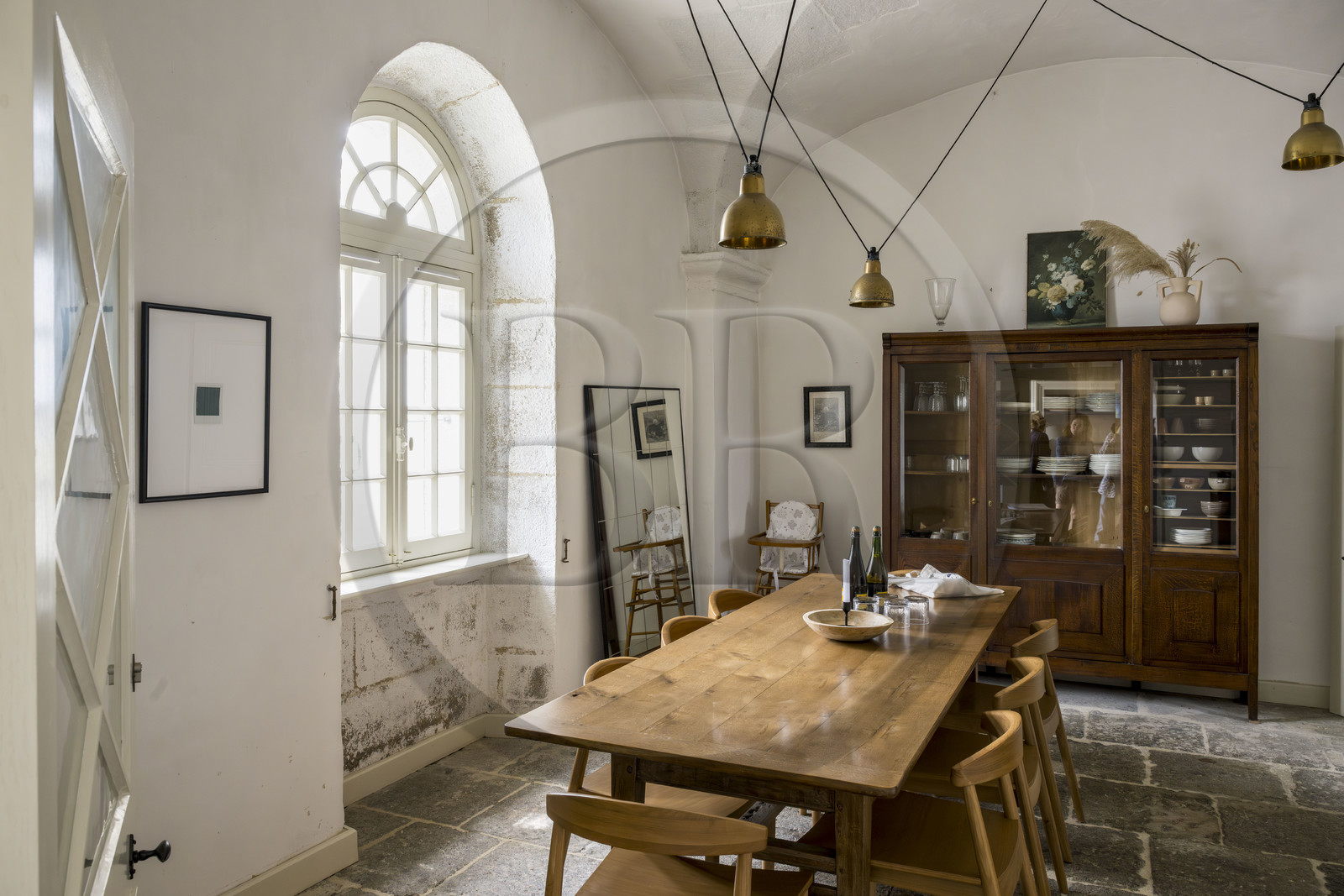 France, Finistère (29), Pays des Abers, Ile Vierge, le phare de l'Ile Vierge, l'ancien phare de 1845 transformé en écogite dans l'ancien logement des gardiens, salle à manger