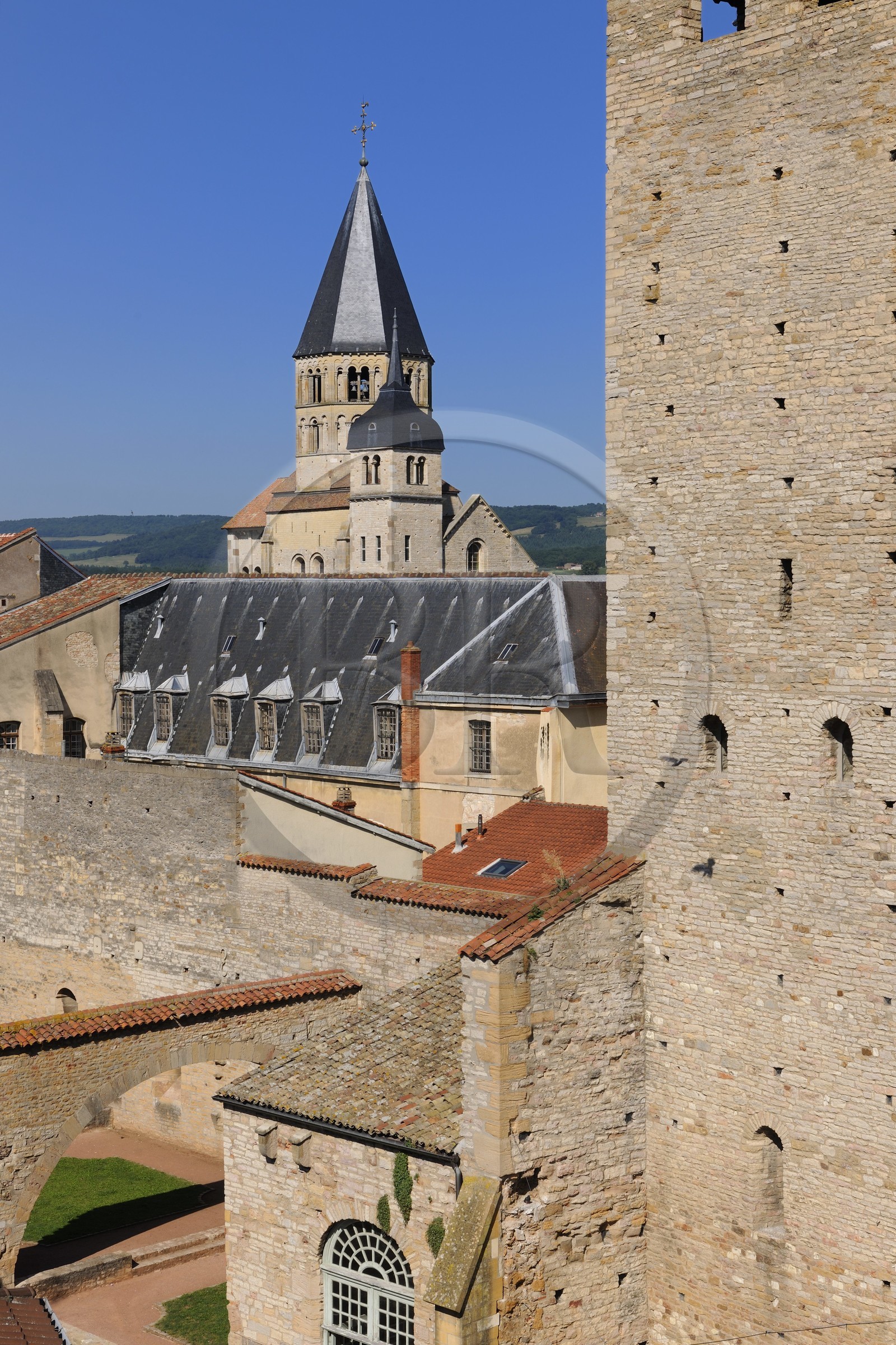 France, Saône et Loire (71), ancienne abbaye de Cluny, clocher de l'eau bénite (mention obligatoire RMN)
