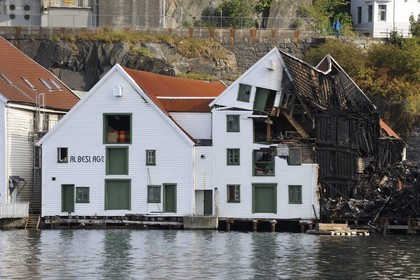 Norway, Hordaland, Bergen, historic wooden house after a fire in the neighborhood Skutetiken