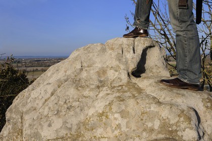 France, Ille-et-Vilaine (35), Baie du Mont-Saint-Michel, le Mont Dol, le Rocher du Diable avec l'empreinte du pied de l'Archange Saint-Michel