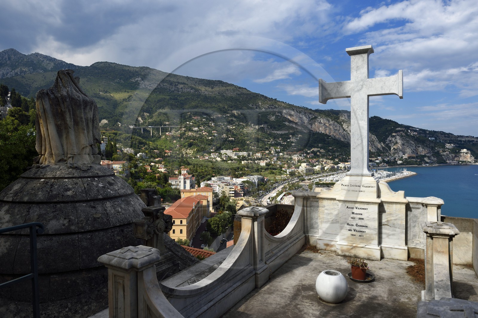 France, Alpes-Maritimes (06), Menton, la vieille ville, le cimetière du Vieux-Chateau, cimetière marin, tombe du Prince Gregoire Volkonsky qui était un des derniers ministres du Tsar Nicolas II de Russie