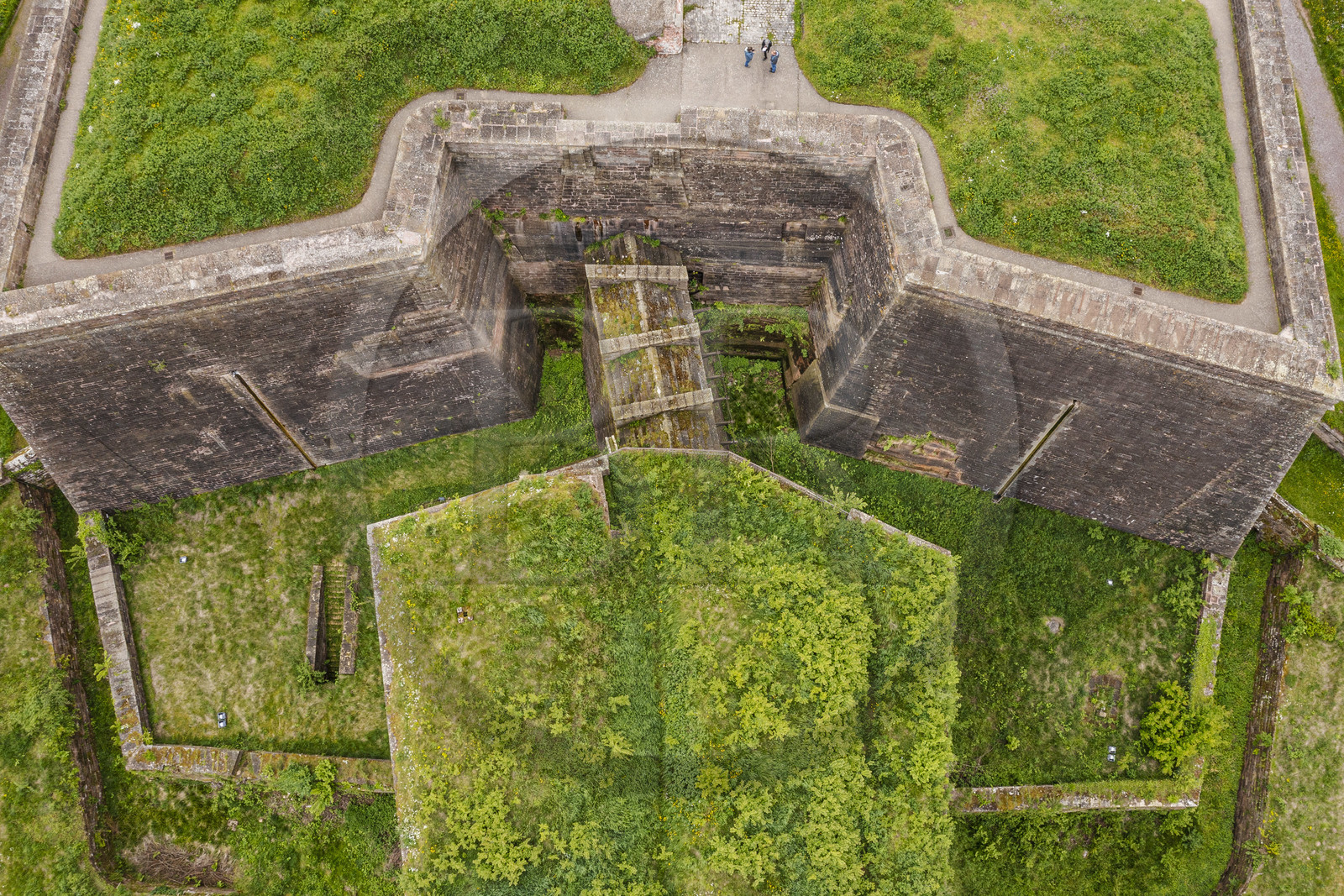 France, Moselle (57), Parc régional des Vosges du nord, Bitche, la citadelle fortifiée par Vauban (vue aérienne)