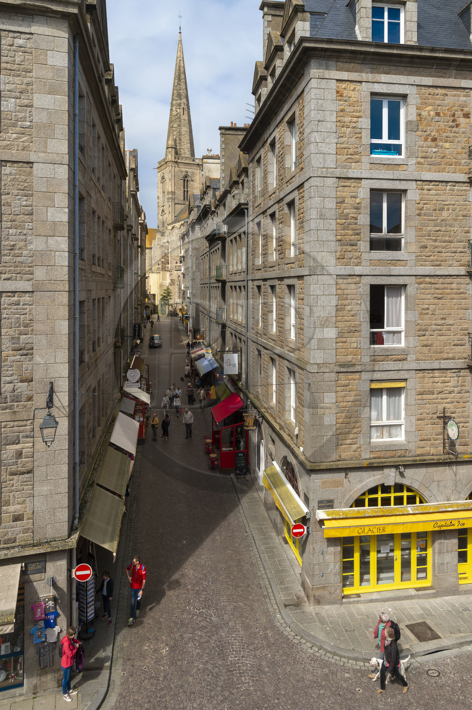 France, Ille et Vilaine, Cote d'Emeraude (Emerald Coast), Saint Malo  inner city, Saint-Vincent cathedral at the end of the Grand Rue