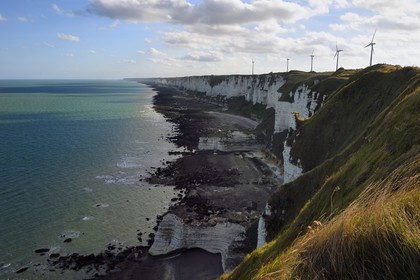 France, Seine-Maritime (76), Pays de Caux, Côte d'Albâtre, Fécamp, éoliennes du Cap Fagnet