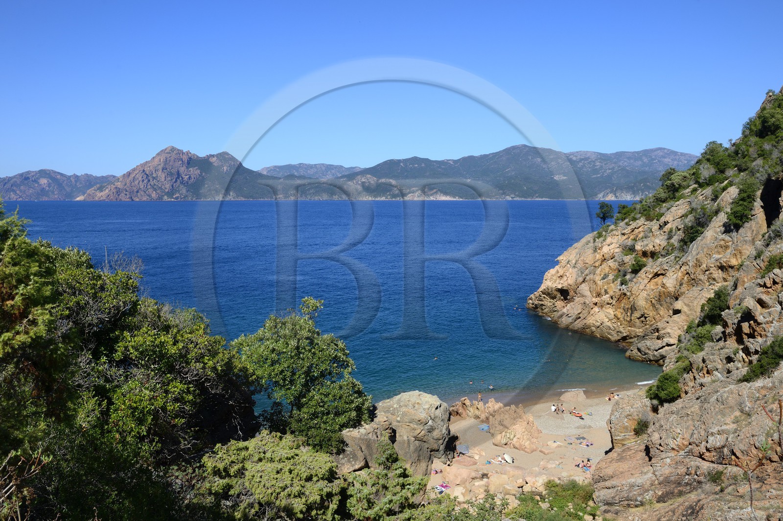 France, Corse-du-Sud (2A), Golfe de Porto, classé Patrimoine Mondial de l'UNESCO, Piana, anse et plage de Ficajola