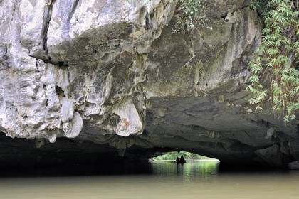 Vietnam, Ninh Binh province nicknamed Inland Halong Bay, small boat trip in Tam Coc