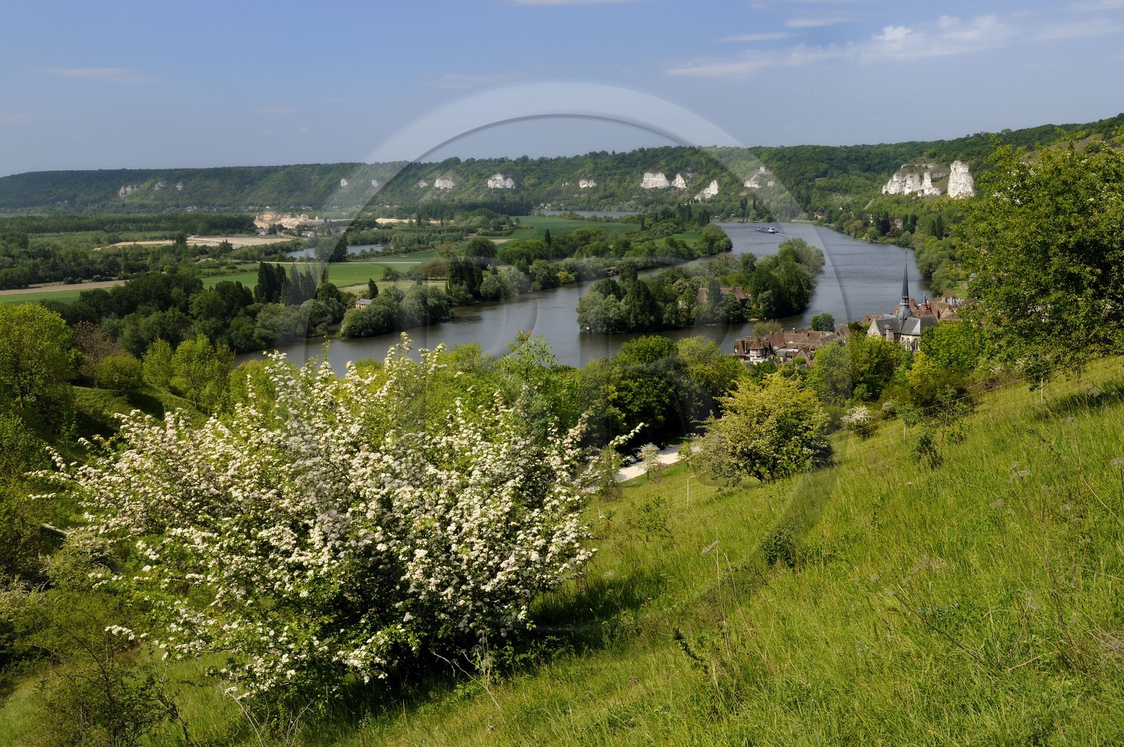 France, Eure (27), le village des Andelys et la Seine