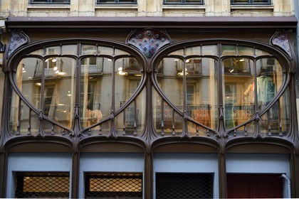 France, Meurthe-et-Moselle (54), Nancy, Vitrine Art Nouveau (1901) du magasin Vaxelaire au 13 rue Raugraff par les ébénistes Emile et Eugène Vallin