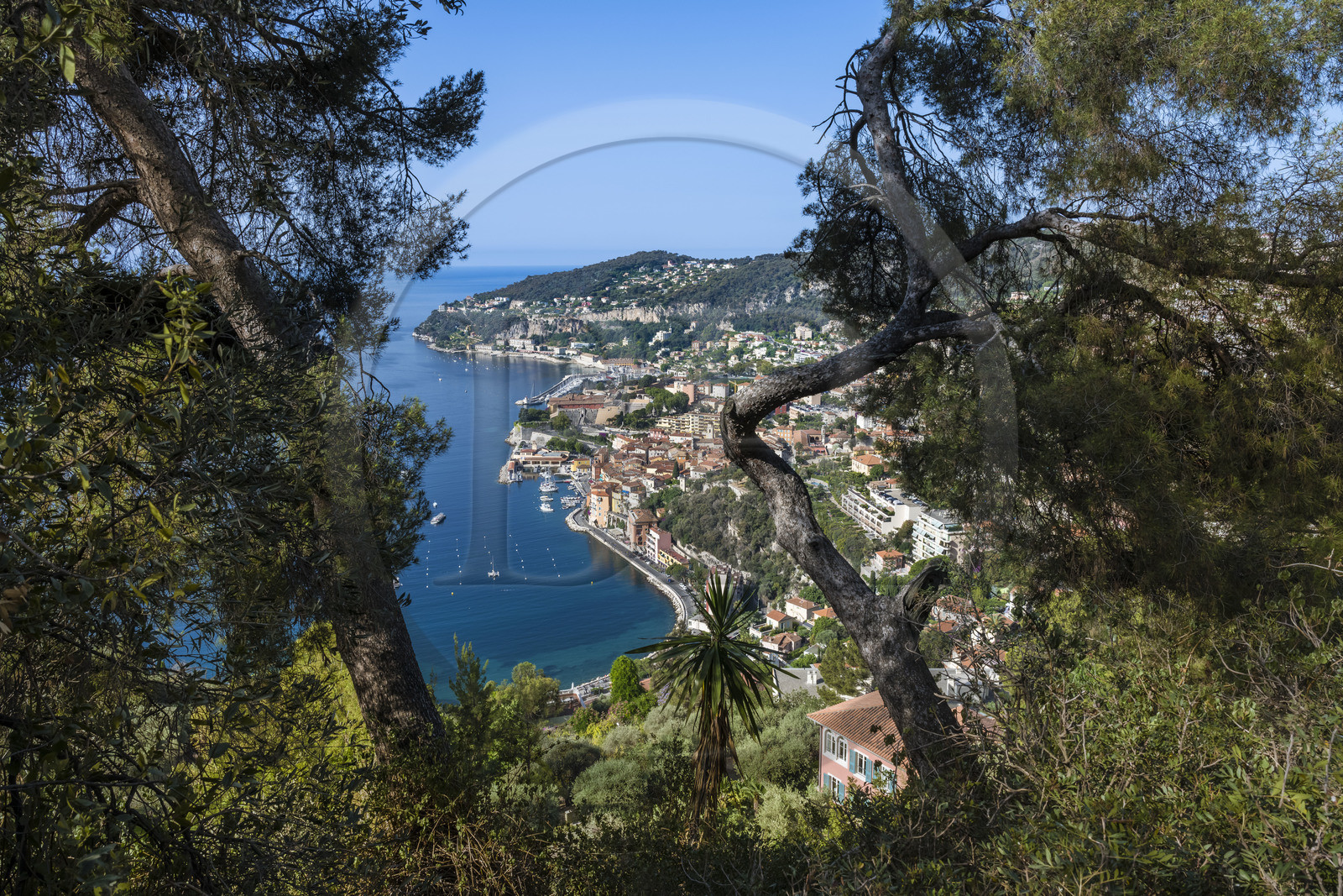 France, Alpes-Maritimes (06), Villefranche-sur-Mer, vieille ville avec la Citadelle du XVIème siècle et le port dans la Rade de Villefranche sur Mer