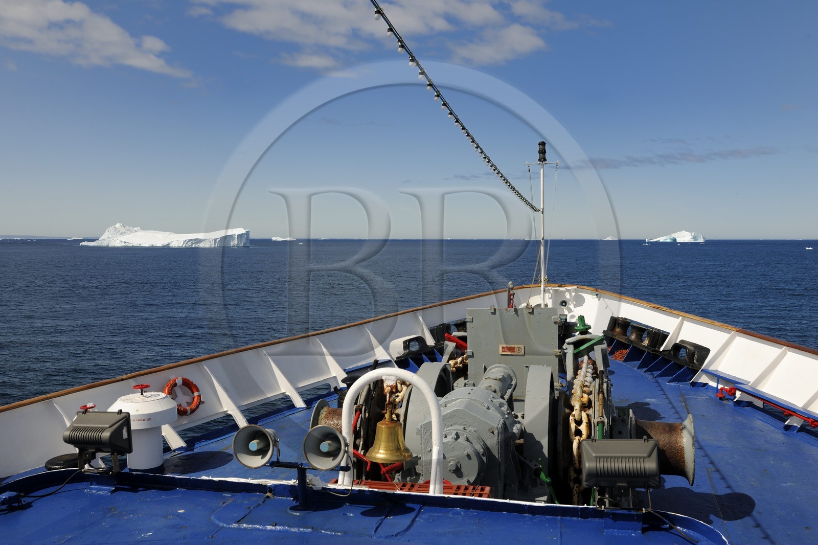 Groenland, région méridionale, le bateau de croisière le Princess Danané croise des icebergs au large du Cap Farvel (Farewell)