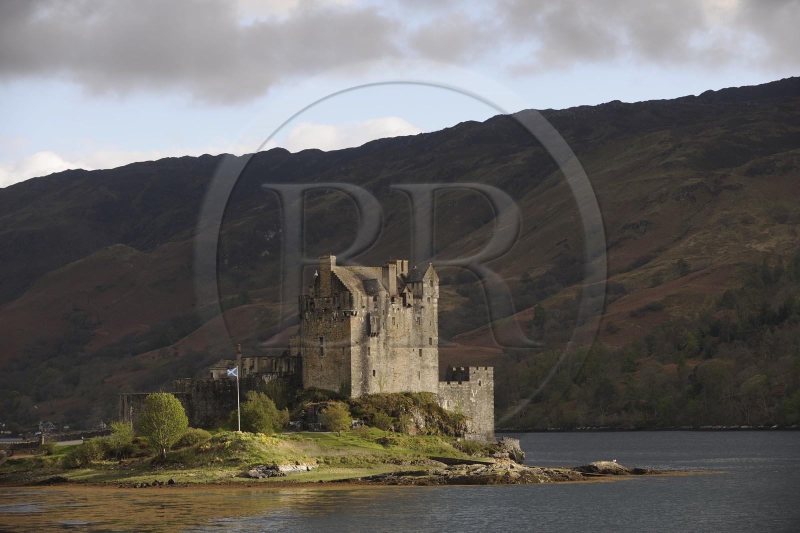 United Kingdom, Scotland, Highlands, Ross and Cromarty County, Eilean Donan Castle, castle at the start of Loch Duich