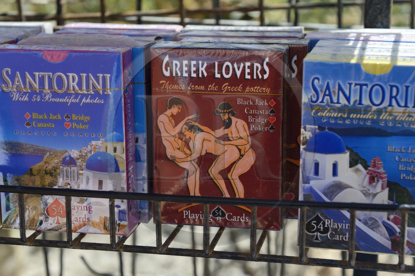 Grèce, Les Cyclades, mer Égée, île de Santorin (Thira ou Théra), village de Oia, cartes à jouer sexy