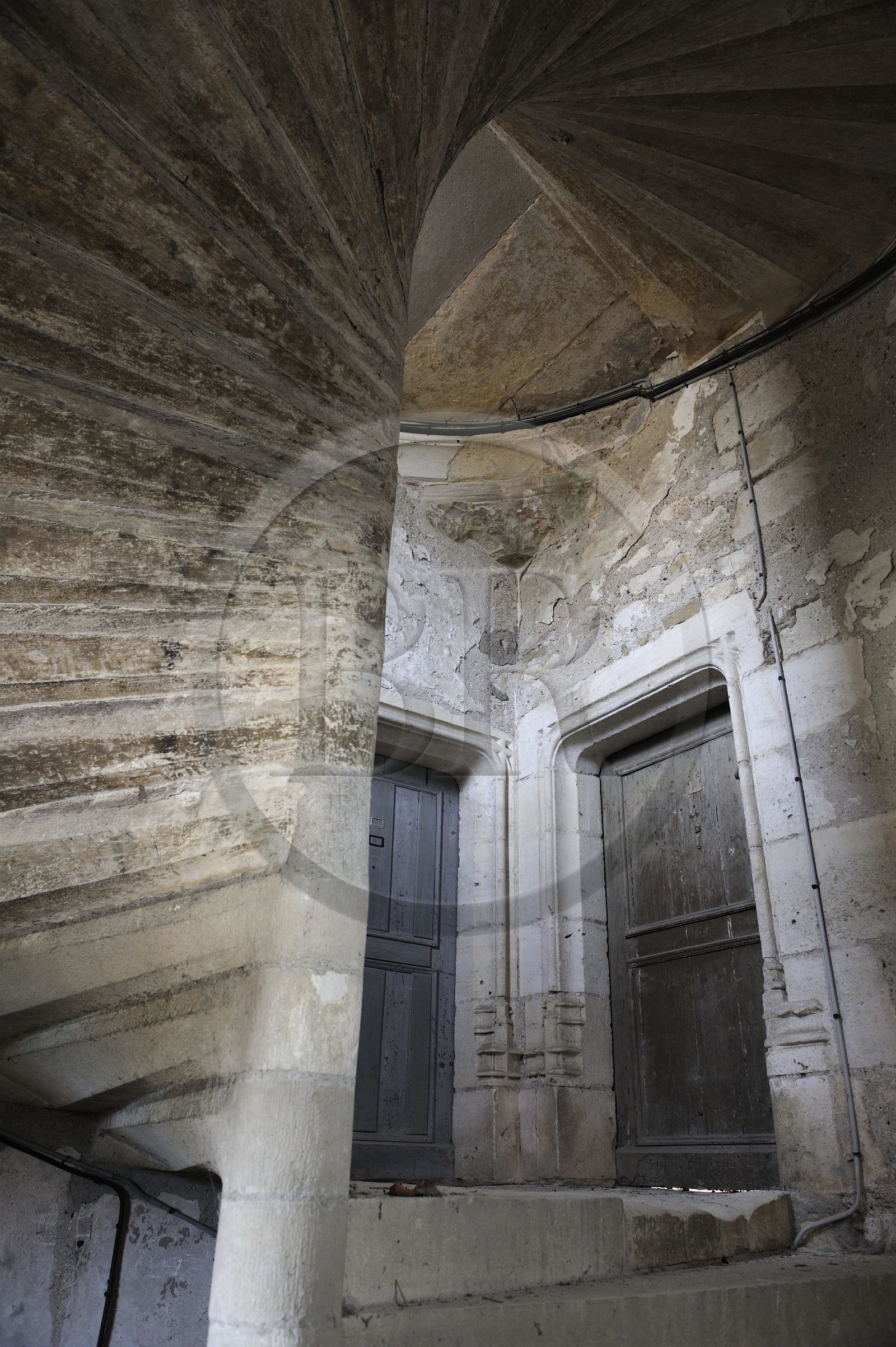 France, Nièvre (58), La Charité-sur-Loire, escalier à vis de la tour du Prieur